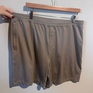 ALO Yoga Men's Beige Athletic Shorts